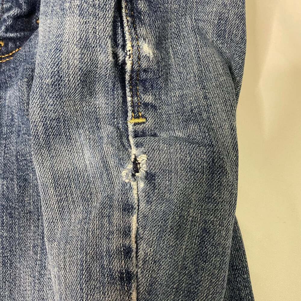 Levi’s 515 Straight Leg Jeans Women’s Size 6 Distressed Denim - Picture 6 of 9